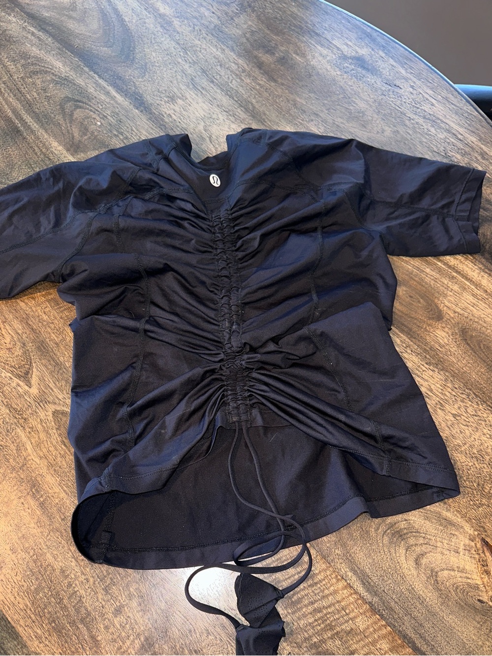 Lululemon Rash Guard sz 6